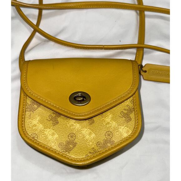 Coach Handbags - Coach Turnlock Flap Pouch 15 With Horse And Carriage Print
